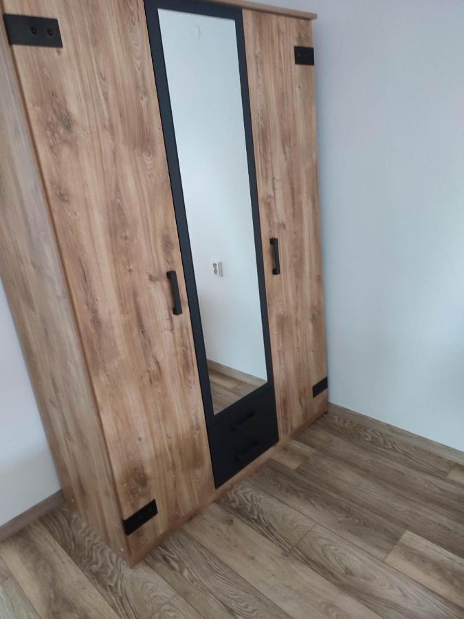 Apartman Tulipan Hnusta Exterior foto