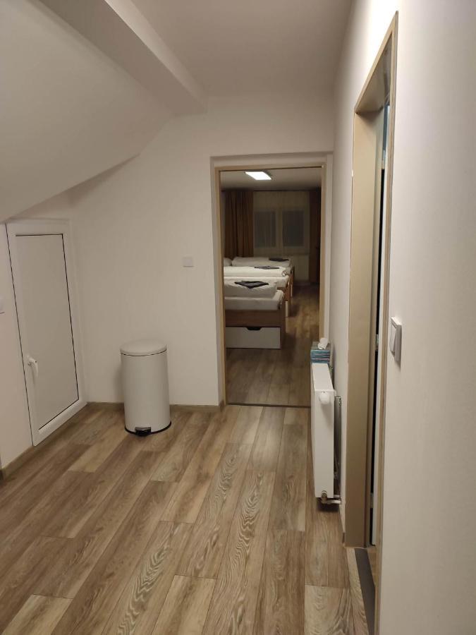 Apartman Tulipan Hnusta Exterior foto